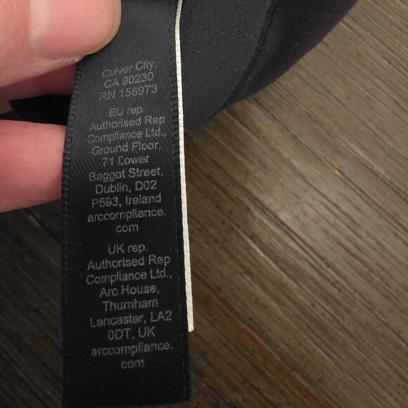 Skims Fits Everybody Scoop Neck Bralette Black NWT Med Deodorant Marks - Picture 16 of 16